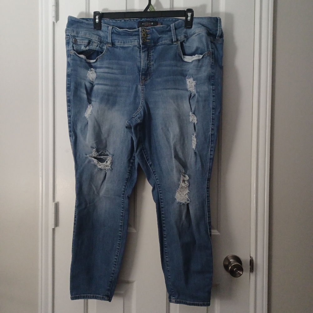 Torrid Premium Distressed Jeans Sz 26